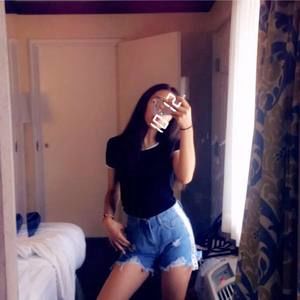 Meet your Posher, Perla